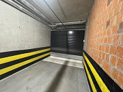 ТЕРМІНОВО!!Оренда паркомісця на 2 автомобіля(є розетка)вул.Пасічна, 150 Львов