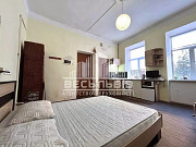 Продаж 1-кімнатна квартира вул. Пекарська Донцова Львів